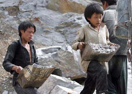 Huế giải quyết tình trạng trẻ em bỏ học, lao động sớm | baotintuc.vn