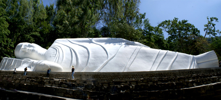 Tượng Phật nằm trên đỉnh núi Tà Cú nhận kỷ lục châu Á 