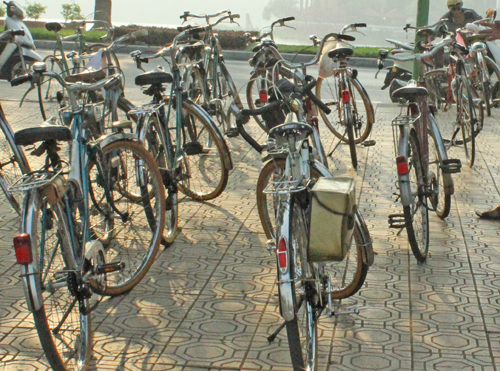 Xe đạp cổ, hoài niệm Hà Nội xưa | baotintuc.vn