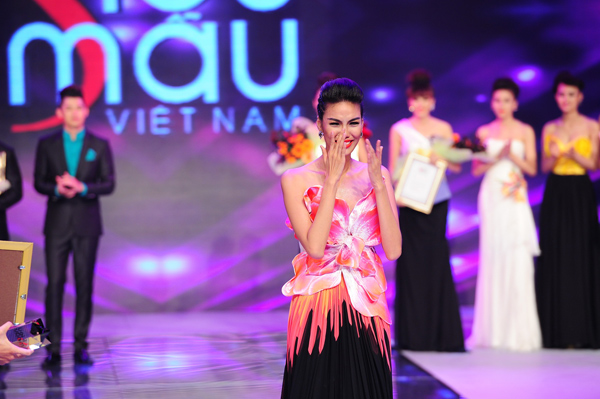 Lan Khuê giành giải vàng “Siêu mẫu Việt Nam” 2013 | baotintuc.vn