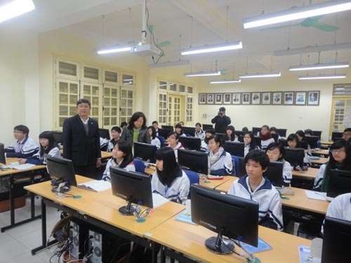 Hỗ trợ phòng máy tính cho 3 trường học | baotintuc.vn
