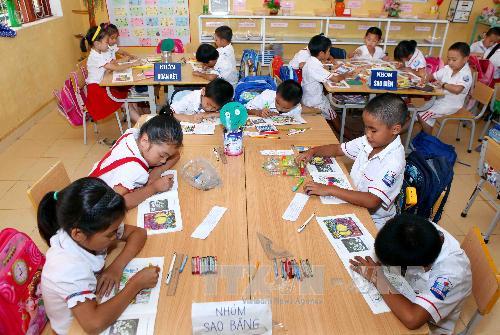 Hiệu quả bước đầu thực hiện mô hình Trường học mới Việt Nam viết tắt  VNEN tại trường điểm của tỉnh  Biển  Biên giới biển Bến Tre