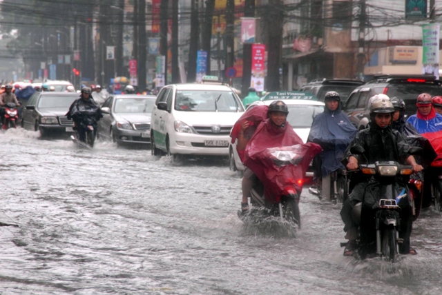 mưa dông ở Hà Nội