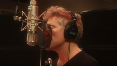 Nghe Jon Bon Jovi hát "Ánh trăng nói hộ lòng tôi" | baotintuc.vn