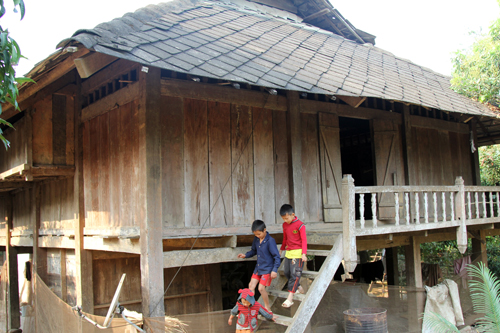 Lưu giữ nhà sàn truyền thống dân tộc Thái | baotintuc.vn