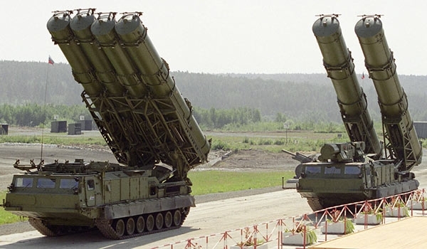 Nga chuyển giao hệ thống tên lửa S-300 cho Iran | baotintuc.vn