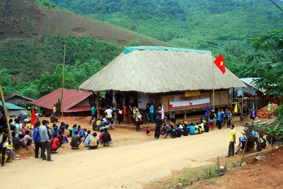 Nhà rông không chỉ là một loại kiến trúc độc đáo, mà còn là nét đặc trưng của văn hóa dân tộc Tây nguyên. Qua hình ảnh, chúng ta có thể tìm hiểu sâu hơn về giá trị tâm linh và văn hóa truyền thống của địa phương này. Hãy cùng đắm mình trong những bức ảnh về nhà rông và văn hóa Tây nguyên.