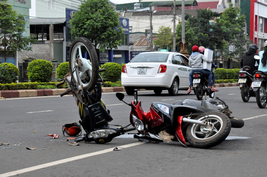 Mùng 2 Tết, trên 60 người thương vong vì tai nạn giao thông | baotintuc.vn