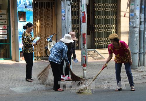 Phường Tiến Thành ra mắt mô hình thùng rác gia đình chung tay bảo vệ môi  trường