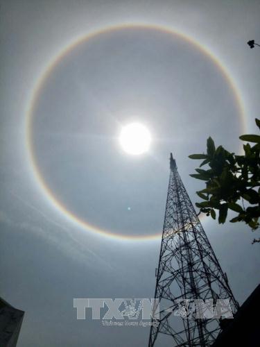 Xuất hiện quầng mặt trời lạ ở Huế | baotintuc.vn