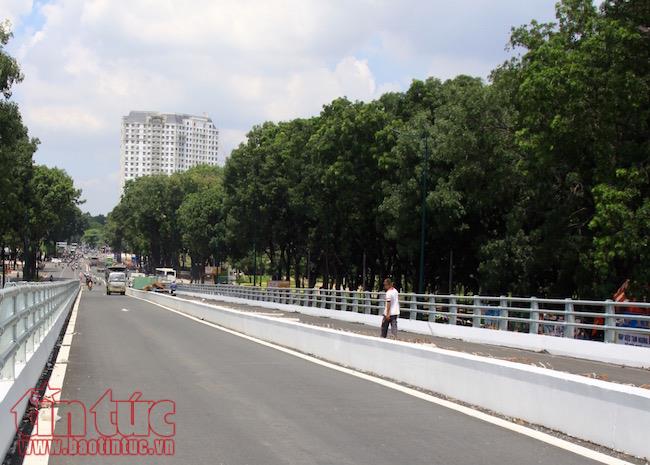 Thông xe cầu vượt chữ N giải cứu sân bay Tân Sơn Nhất