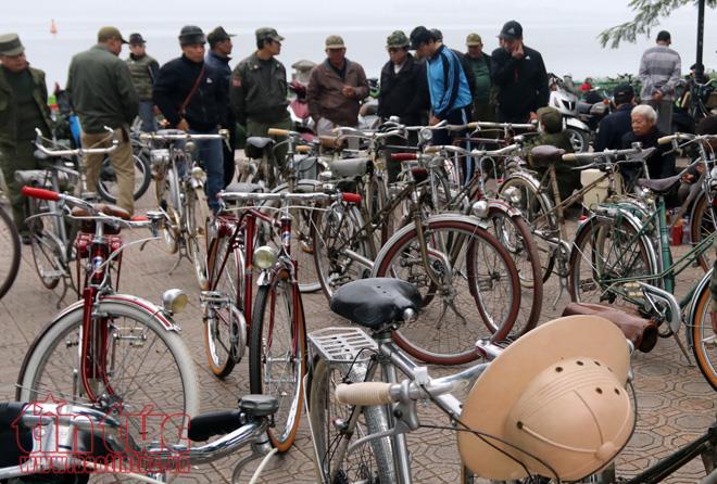 Những chiếc xe đạp cổ điểm thêm nét đẹp cho Thủ đô ngàn năm  Phong cách   Vietnam VietnamPlus