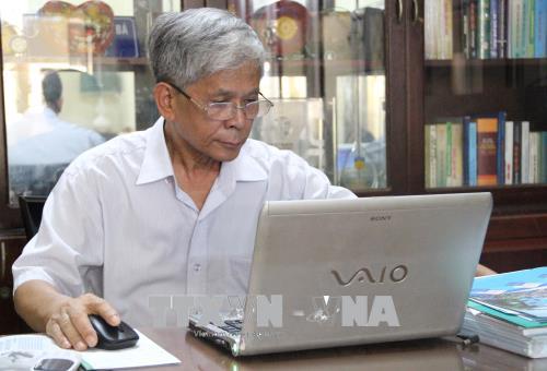 Giáo sư, Tiến sĩ khoa học Lê Huy Bá, giảng viên Khoa Môi trường và Biến đổi khí hậu, Trường Đại học Công nghiệp thực phẩm Thành phố Hồ Chí Minh nêu vấn đề cần có sự quan tâm, đầu tư để ứng phó với biến đổi khí hậu tại vùng ĐBSCL. 