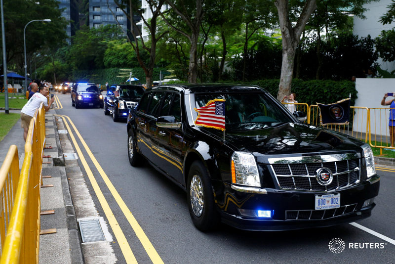 Đoàn xe Tổng thống Mỹ Donald Trump lên đường tới Sentosa, dự cuộc gặp lịch sử với nhà lãnh đạo Triều Tiên Kim Jong un. 