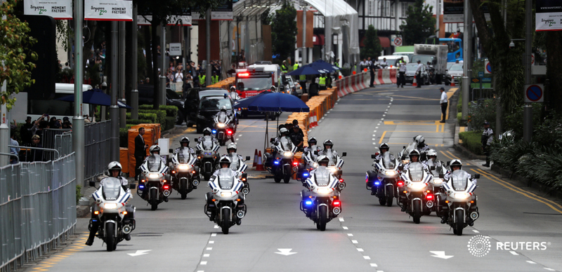 Nhà lãnh đạo Triều Tiên Kim Jong-un và phái đoàn Triều Tiên rời khách sạn tới Sentosa dự Hội nghị Thượng đỉnh Mỹ-Triều