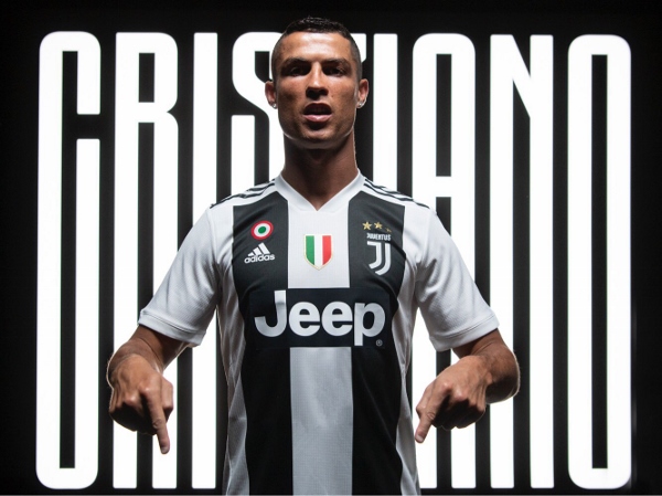 Ronaldo gia nhập Juventus: Ngôi sao Cristiano Ronaldo đã chính thức gia nhập Juventus trong một bản hợp đồng lịch sử. Những hình ảnh đầy cảm xúc về chuyển nhượng này sẽ mang đến cho bạn những trải nghiệm tuyệt vời đầy kích thích. Hãy cùng xem những khoảnh khắc không thể bỏ qua khi Ronaldo đến Juventus.