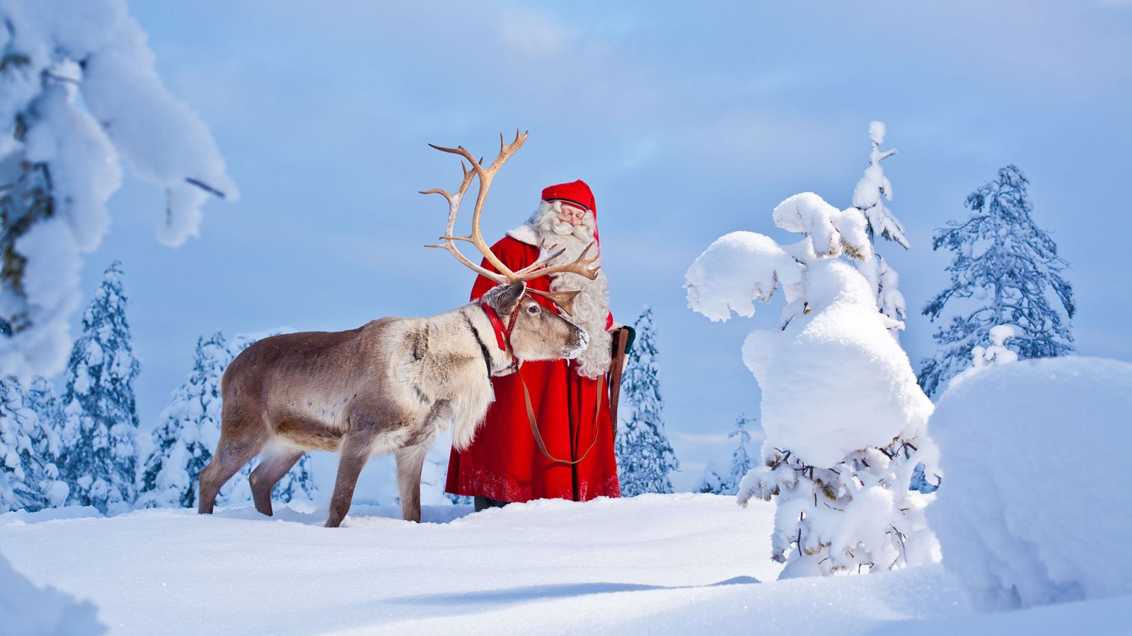 Rovaniemi - thành phố địa điểm du lịch tuyệt vời và là quê hương của ông già Noel. Với những con đường tuyết phủ trắng muốt, công viên đầy những ngôi nhà gỗ đẹp mắt và chủ đề Giáng sinh ở khắp nơi, đây là điểm đến tuyệt vời cho kỳ nghỉ đông của bạn.