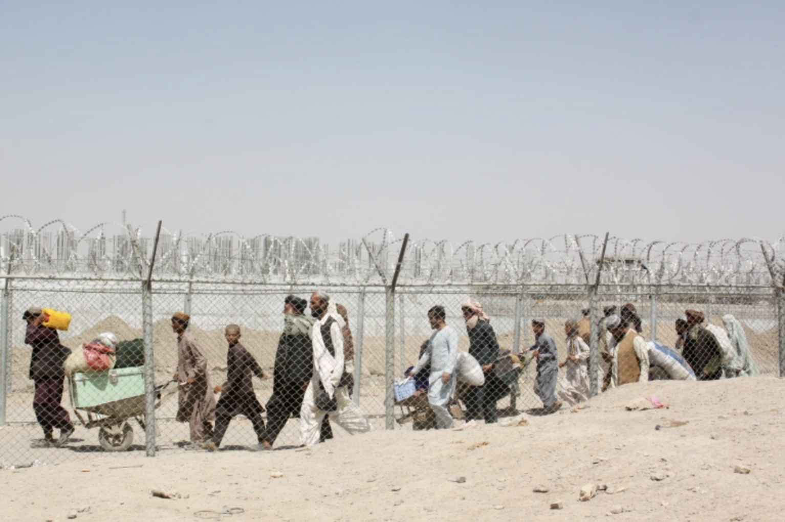 Chạy thoát khỏi Taliban, người tị nạn Afghanistan đang tìm đến đâu ...