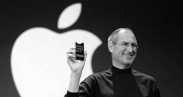 Khi nào Steve Jobs phát hiện ra căn bệnh của mình?
