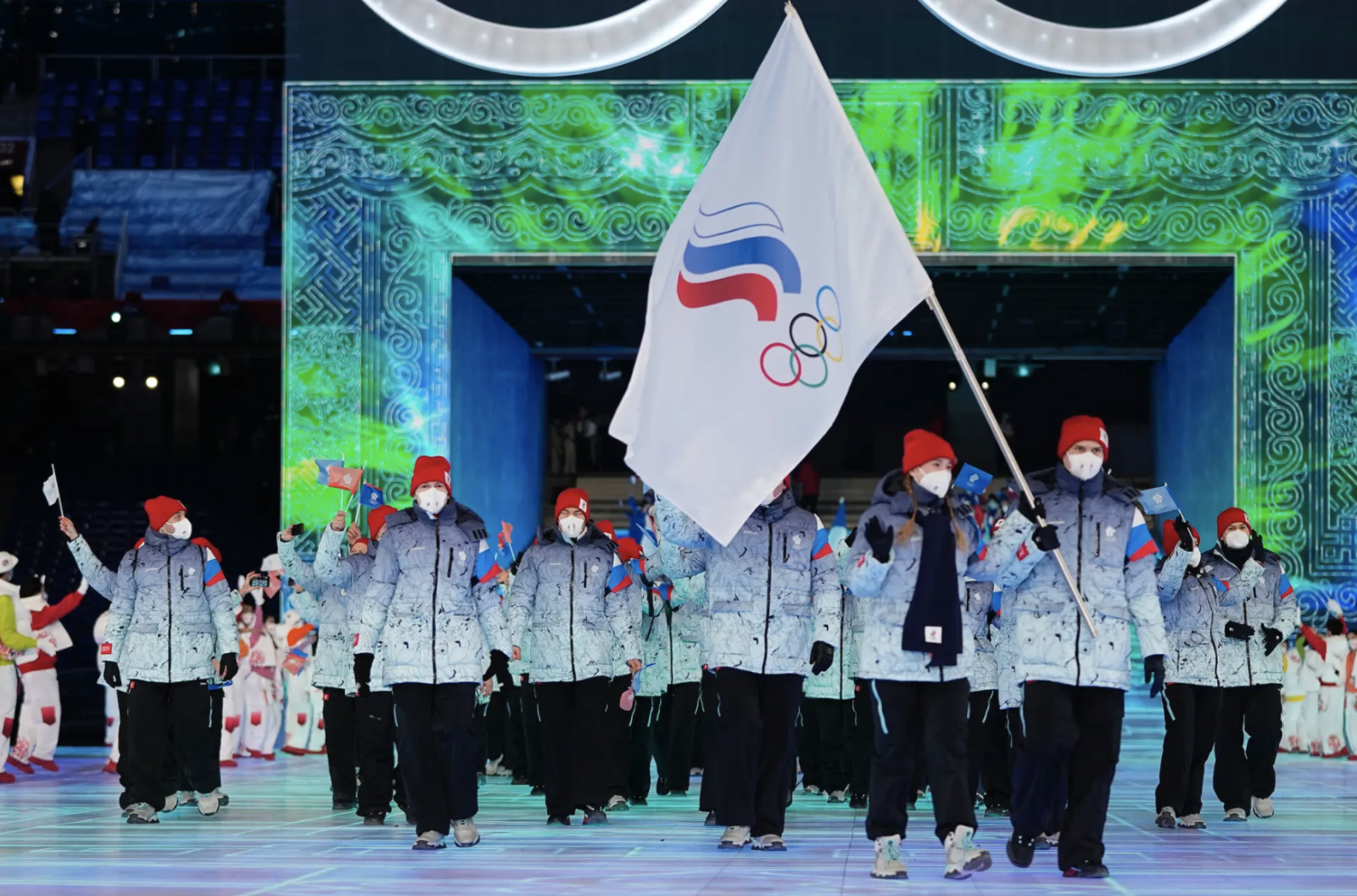 Cấm quốc kỳ Nga - Hãy cùng xem hình ảnh các vận động viên Nga thi đấu với tinh thần quyết tâm và lòng yêu nước mãnh liệt. Trong bước đi với “cờ trắng xanh”, họ đã cố gắng vượt qua mọi giới hạn và chứng tỏ tình yêu thương của mình đối với đất nước.