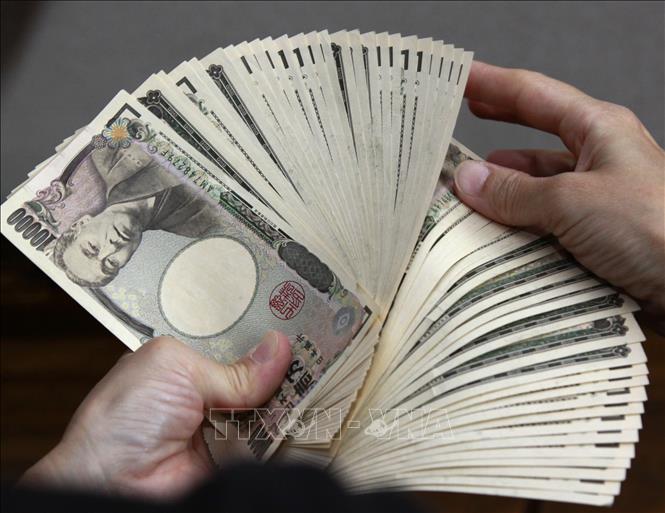 Sự thay đổi của đồng yen sẽ ảnh hưởng đến nhiều lĩnh vực kinh tế và tài chính trên thế giới. Hãy đến xem hình ảnh đồng yen tụt xuống để cập nhật những thông tin mới nhất, những xu hướng thị trường và những cơ hội đầu tư tiềm năng.