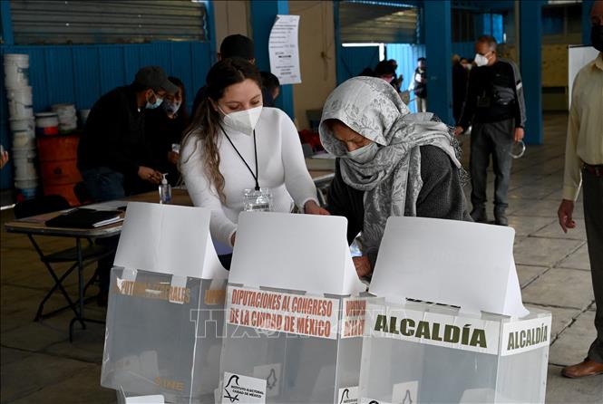 Bầu cử quốc hội giữa kỳ tại Mexico: Kết quả sơ bộ nghiêng về đảng cầm quyền  