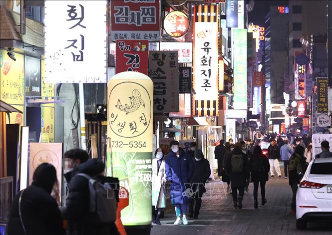 Không chỉ nổi tiếng với văn hóa và ẩm thực đặc biệt, Hàn Quốc còn là một điểm đến lý tưởng cho những ai muốn tận hưởng không khí giá rét trong mùa đông. Cùng chiêm ngưỡng những bức ảnh đẹp và thưởng thức những món ăn nóng hổi nhé!