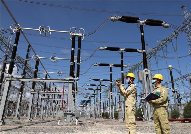 Đốc thúc hoàn thành nhanh các dự án truyền tải điện phía Nam | baotintuc.vn