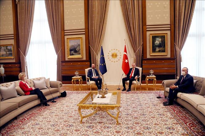 Turkey offers to resume negotiations on joining the EU