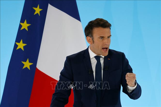 Bầu cử tổng thống Pháp 2022 sẽ là một trong những sự kiện quan trọng nhất trong lịch sử đất nước này. Các ứng cử viên đang tích cực chuẩn bị cho cuộc đua này, với những chương trình và lời hứa đa dạng hứa hẹn tìm kiếm sự ủng hộ của những cử tri. Xem hình ảnh để tìm hiểu thêm về những cặp đấu sắp tới.