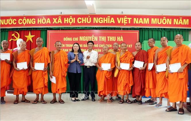 Lãnh đạo Ủy ban Trung ương Mặt trận Tổ quốc Việt Nam chúc Tết đồng bào Khmer tại Sóc Trăng