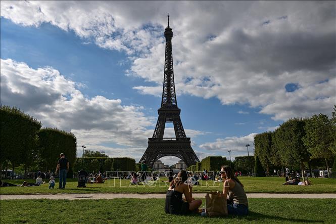 Tháp Eiffel và cảm hứng cho những phiên bản nổi tiếng trên thế giới - Tuổi  Trẻ Online