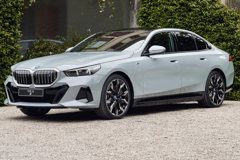 BMW ra mắt dòng xe series 5 lần đầu tiên tại Hàn Quốc