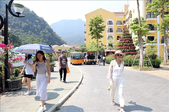 Quảng Nam đưa vào hoạt động Khu du lịch sinh thái Cổng Trời Đông Giang