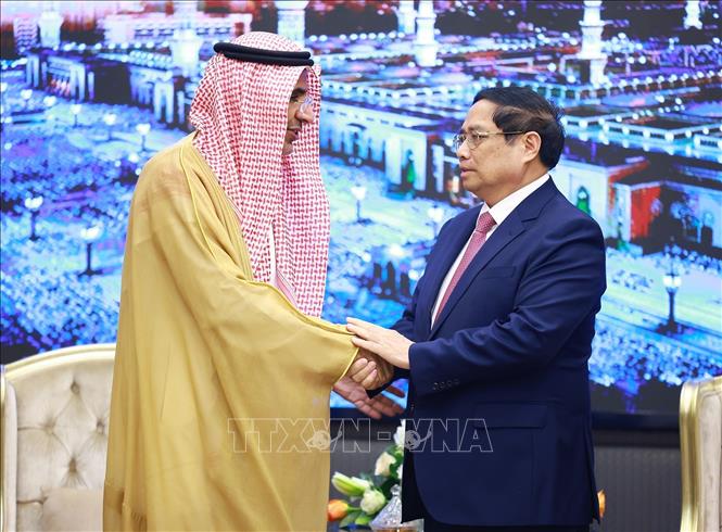 Thủ tướng Phạm Minh Chính tiếp ông Sulaiman bin Abdulrahman AlRumaih, Tổng Giám đốc Công ty Đầu tư nông nghiệp và gia súc Saudi Arabia (SALIC). Ảnh: Dương Giang/TTXVN