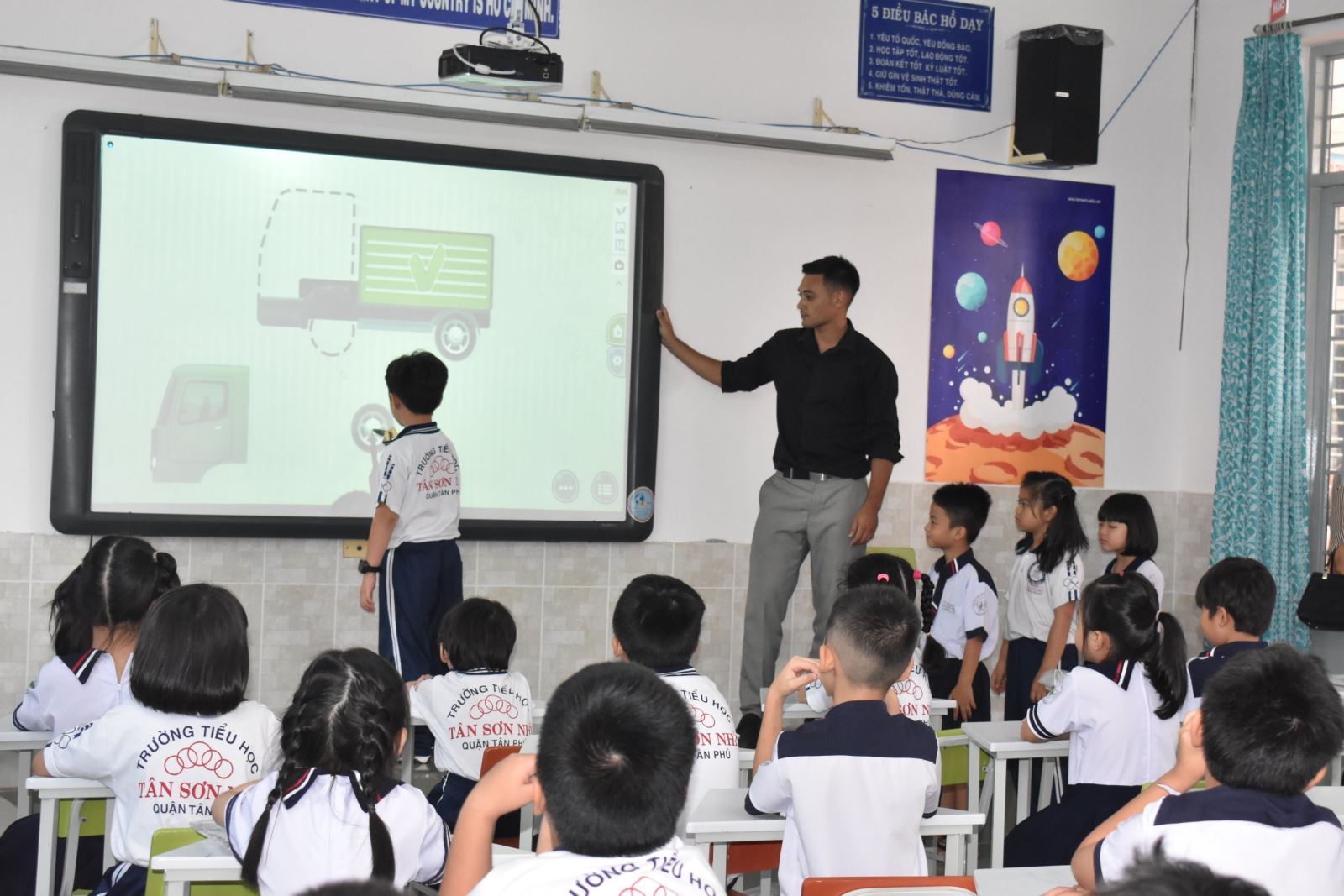 Trường THPT Chuyên Lam Sơn ra mắt mô hình Trường văn hoá an toàn về an  ninh trật tự