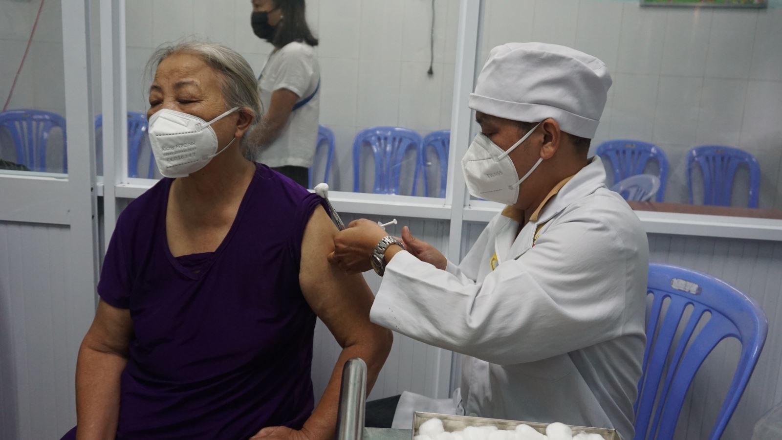 TP Hồ Chí Minh: Gõ từng nhà, rà từng người để khảo sát tiền sử tiêm vaccine phòng COVID-19