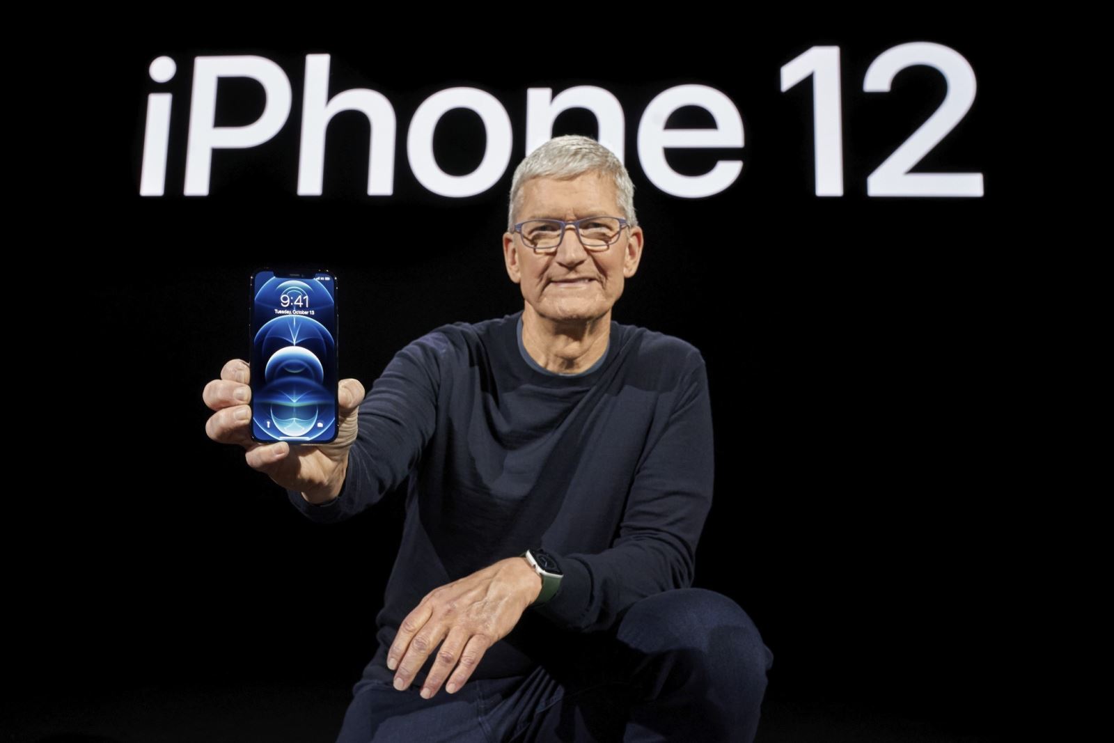 iPhone 13: Sản phẩm iPhone mới nhất của Apple đã được ra mắt với nhiều cải tiến đáng mong đợi, với màn hình Super Retina XDR và hỗ trợ kết nối 5G. Điểm nhấn của thiết bị là hệ thống camera được nâng cấp với chế độ chụp đêm LiDAR và khả năng zoom quang học 2x. Cùng khám phá những tính năng ấn tượng của iPhone 13 qua hình ảnh chi tiết.