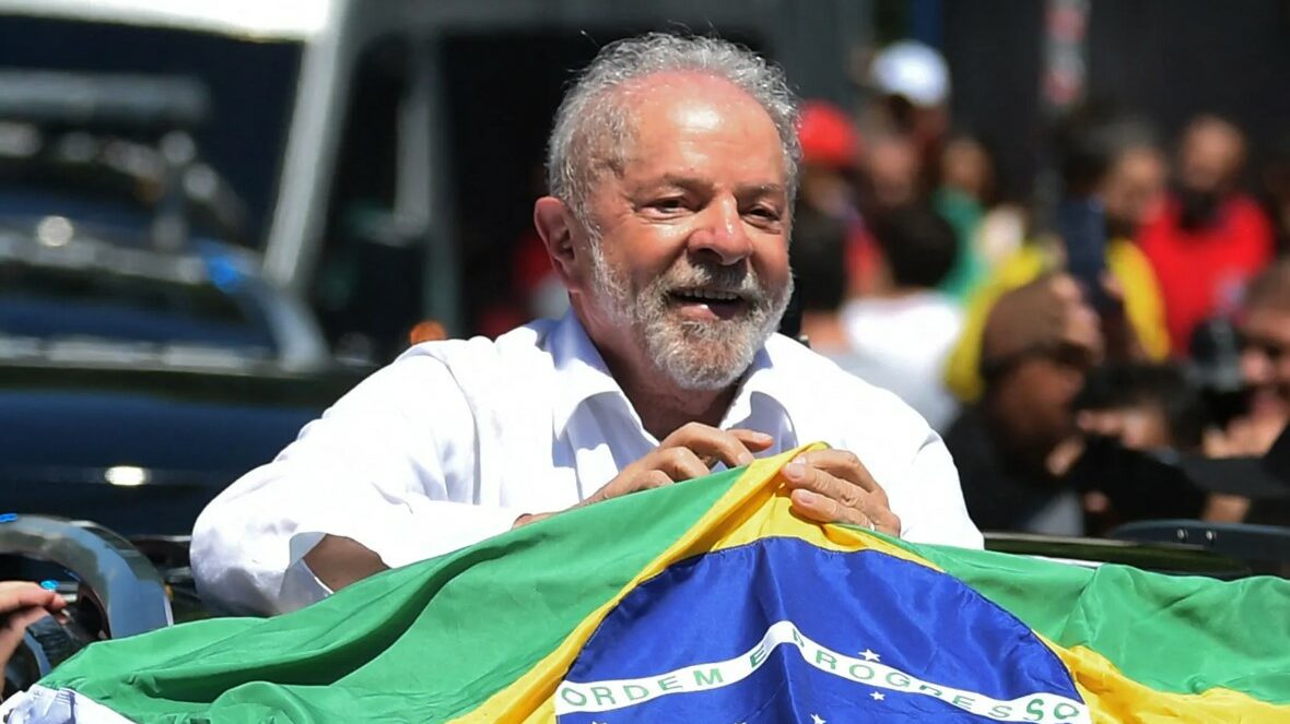 Tổng thống Brazil: Chào mừng đến Brazil - quốc gia rực rỡ sắc màu với sự lãnh đạo của Tổng thống mới. Với sự đam mê và nỗ lực của người đứng đầu, Brazil đang trên đà phát triển vượt qua mọi thử thách. Hãy cùng nhau khám phá hành trình mới đầy hứa hẹn của quốc gia này.
