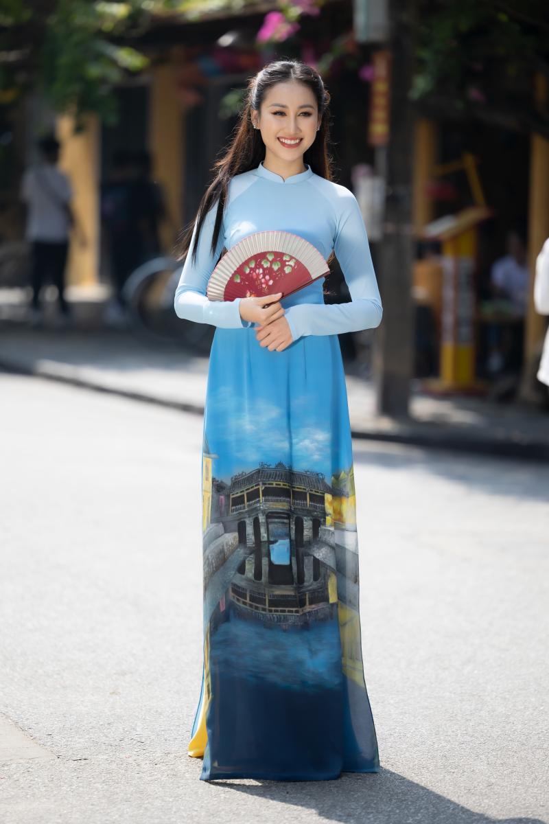 Áo dài là biểu tượng văn hóa đặc trưng của người Việt Nam. Với thiết kế tinh tế và phụ kiện hoàn hảo, chúng tôi đã đưa trang phục này lên tầm cao mới với nhiều phong cách khác nhau, dành cho mọi đối tượng người mặc.