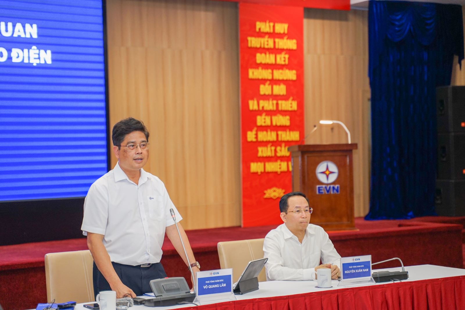 Chú thích ảnh Chú thích ảnh