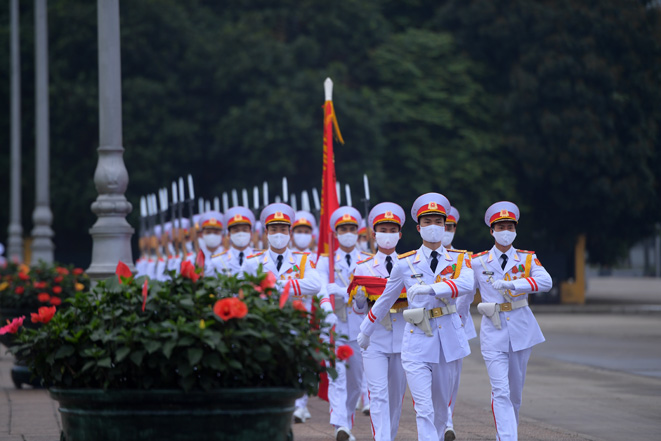 Lễ thượng cờ: Lễ thượng cờ diễn ra vào ngày 30/4 hàng năm để kỷ niệm chiến thắng lịch sử Giải phóng miền Nam. Mỗi năm, lễ này lại được tổ chức long trọng hơn trong không khí đoàn kết và sự nghiệp đổi mới phát triển của đất nước. Xem hình ảnh lễ thượng cờ để cảm nhận được sự trang trọng, tinh thần đoàn kết của người dân Việt Nam.