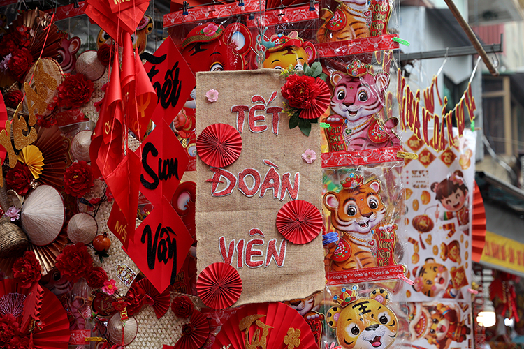 Hãy cùng đón chào năm mới Nhâm Dần 2022 với những hoạt động đặc biệt và ý nghĩa nhất cho gia đình và bạn bè. Hãy xem hình ảnh liên quan để biết thêm chi tiết về Tết truyền thống của dân tộc Việt Nam này.