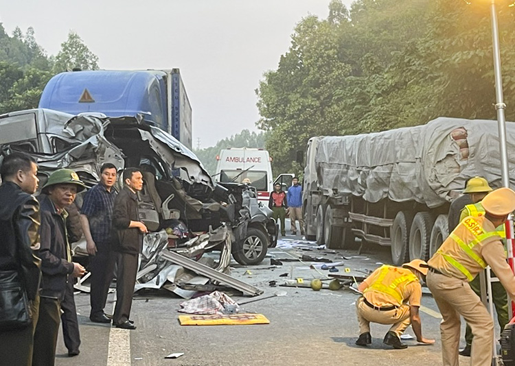Tai nạn liên hoàn ở Lạng Sơn khiến 5 người tử vong, 9 người bị thương