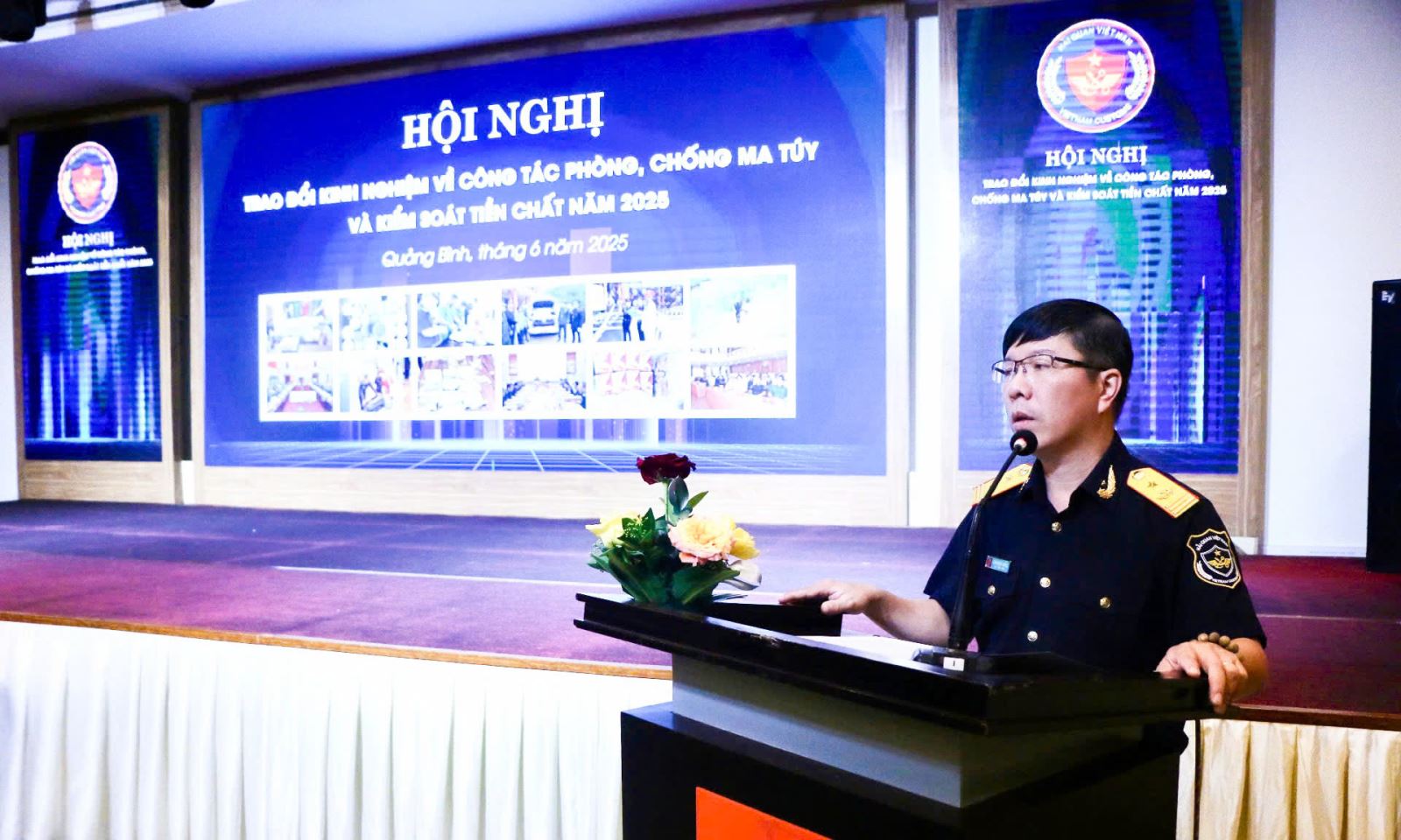 Chú thích ảnh Chú thích ảnh