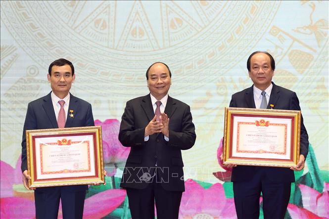 Thủ tướng Nguyễn Xuân Phúc: Văn phòng Chính phủ phải tiên phong trong thi đua Chú thích ảnh