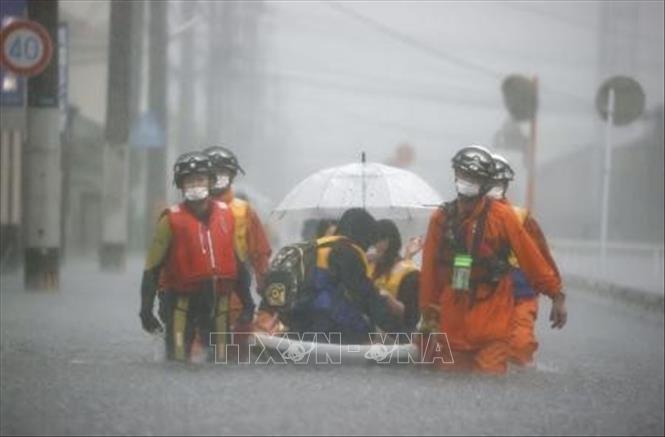 Nguy cơ mưa lớn, lũ lụt và sạt lở đất ở Nhật Bản