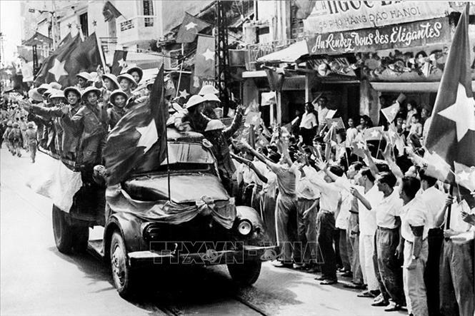 Kỷ niệm 67 năm Ngày Giải phóng Thủ đô: Hà Nội - ngày về chiến thắng | TRUNG TÂM HỖ TRỢ SINH VIÊN