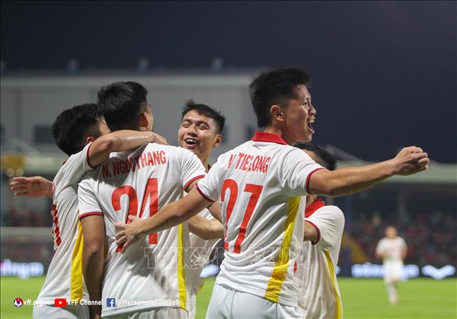 Đội tuyển U23 Việt Nam đang là niềm tự hào của cả dân tộc, không chỉ bởi tinh thần chiến đấu quả cảm mà còn bởi tài năng và sự hiệu quả trong từng trận đấu. Hãy theo dõi hành trình thành công của đội tuyển U23 Việt Nam với những hình ảnh chân thực và sống động.
