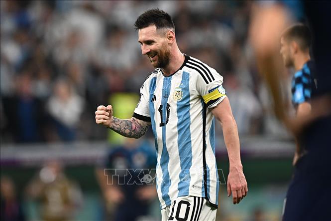 Khám phá hình ảnh của Messi và Mbappe đi bộ tại WORLD CUP 2022, nơi mà cả thế giới đang hướng đến, và tận hưởng những khoảnh khắc đẹp nhất của bóng đá.